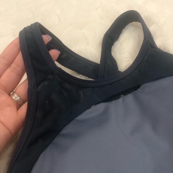 Nike XSmall breathable padded blue front keyhole crisscross sports bra - Picture 3 of 6